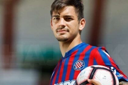 Augsburg sign Croatian left-back Colina