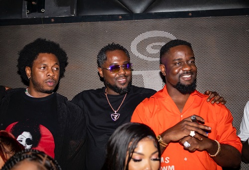 Runtown celebrates musical breakthrough with all blacks party in Ghana