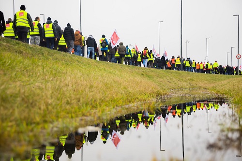 Berlin airport deserted as workers embark on strike