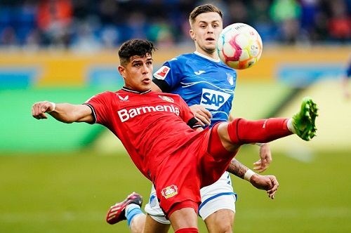Bayer Leverkusen has renewed the contract of young defender Piero Hincapié