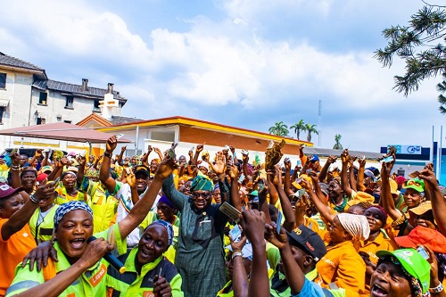 Sanitation workers get show PVC to Sanwo-Olu