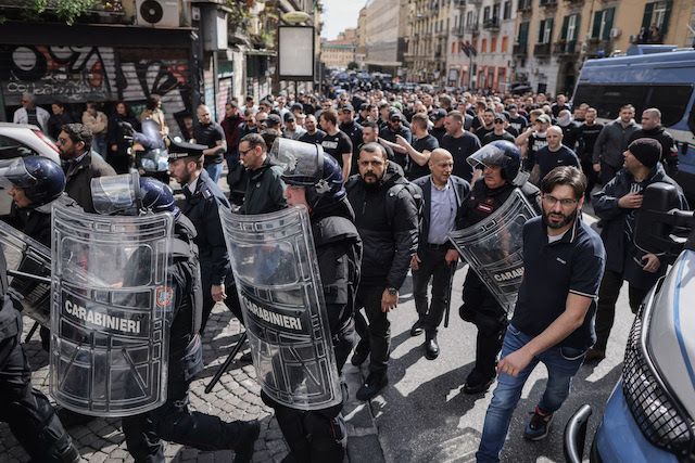 Naples fans leave following arrest