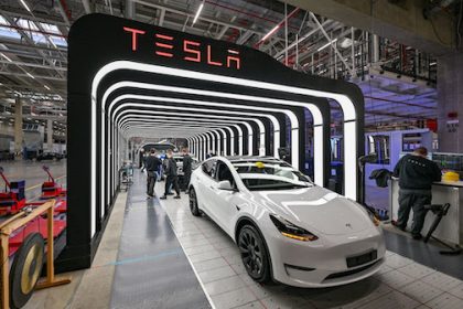 Tesla advances in car production