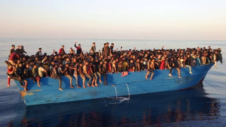Some migrants on sea, on their way to Europe