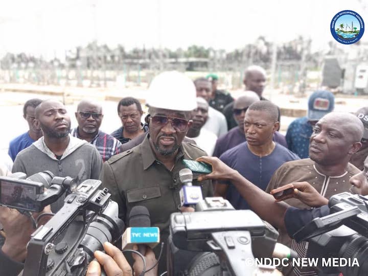 NDDC Executive Director, Projects, Mr. Charles Ogunmola addressing journalists in Okitipupa, Ondo State