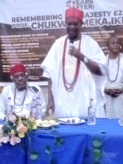 Immortalise late Prof Chukwuemeka Ike, Obi of Onitsha , NUJ tell Soludo Obi of Onitsha, Igwe Afred Achebe standing sorrounded by other traditional rulers