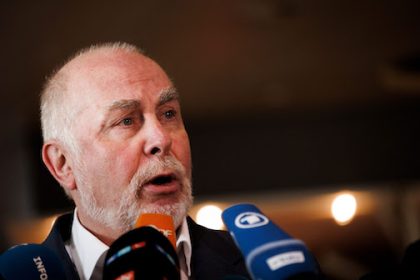 Ulrich Silberbach, Chairman of the civil servants' association dbb, talks to the press before the third round of collective bargaining in the public sector at the Congress Hotel. Photo: Carsten Koall/dpa
