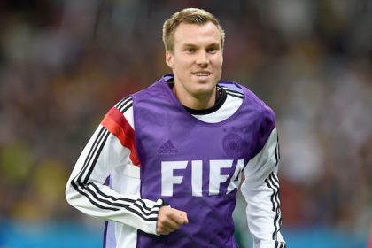 Germany's Kevin Grosskreutz warms up before the start of the FIFA World Cup 2014 round of 16 soccer match between Germany and Algeria at the Estadio Beira-Rio. Photo: picture alliance / dpa