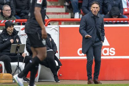 Stuttgart Coach Bruno Labbadia gestures on the sidelines during the German Bundesliga soccer match between 1. FC Union Berlin and VfB Stuttgart at An der Alten Försterei. Photo: Andreas Gora/dpa - IMPORTANT NOTE: In accordance with the requirements of the DFL Deutsche Fußball Liga and the DFB Deutscher Fußball-Bund, it is prohibited to use or have used photographs taken in the stadium and/or of the match in the form of sequence pictures and/or video-like photo series