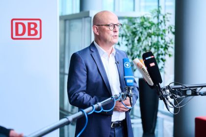 In the collective bargaining dispute at German rail operator Deutsche Bahn (DB), the company said late Tuesday that the the railway and transport union EVG's rejection of the latest offer was "incomprehensible." Photo: Annette Riedl/dpa