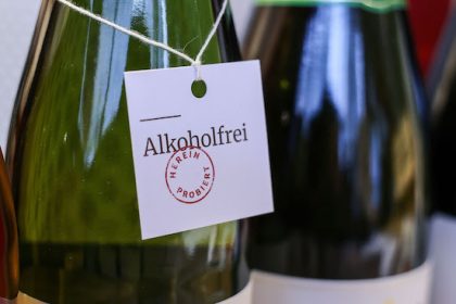 More German vintners are offering alcohol-free wines. Photo: Oliver Berg/dpa