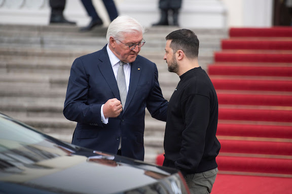 Encomiums as Zelensky wins Charlemagne prize German President Frank-Walter Steinmeier congratulates President Volodymyr Zelensky for winning the Charlemagne Prize in Aachen