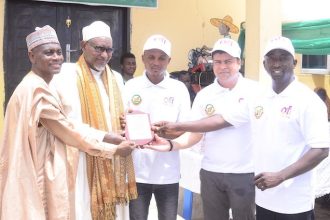 L-R, Alhaji Shehu Bala, Director of Cooperatives, Ministry of Commerce, Industry, Cooperative and Solid Mineral, Kano State; Abubakar Mohammed, representative of the District Head, Dawakin Kudu; Abubakar Fagi, a smallholder dairy farmer and winner of Outspan/ Kano Dairy Cooperative award for the Best Dairy Farmer of the Year; Manish Khede, Regional Manager, Outspan Nigeria Limited; and Abdullahi Usman, Chairman, Kano Dairy Cooperative during the Outspan World Milk Day 2023 commemorative event and value chain engagement held in Kwanar Dawakin Kudu LGA, Kano State, on Thursday, June 1, 2023.