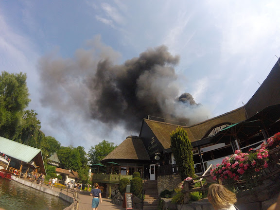 Smoke can be seen above a building at Europa-Park. Two firefighters were slightly injured. Photo: -/zema-medien/dpa