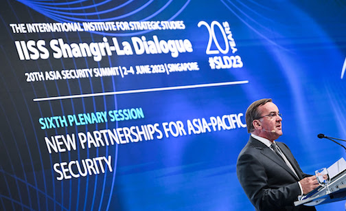 Singapore: Boris Pistorius (R), Germany's Defence Minister, speaks during the Asian security forum "Shangri La Dialogue". Photo: Britta Pedersen/dpa