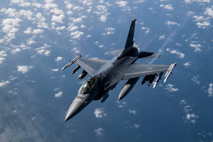 F-16 fighter jets deliveries to Ukraine will plunge Europe into abyss of nuclear war, expert warns
