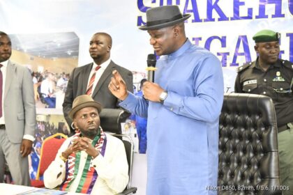 The NDDC Managing Director, Chief Samuel Ogbuku, (Right) speaking meeting with a delegation from the Ijaw Youths Council, IYC, at the NDDC headquarters in Port Harcourt. On his left is the President of the Ijaw Youth Council, Sir Jonathan Lokpobiri