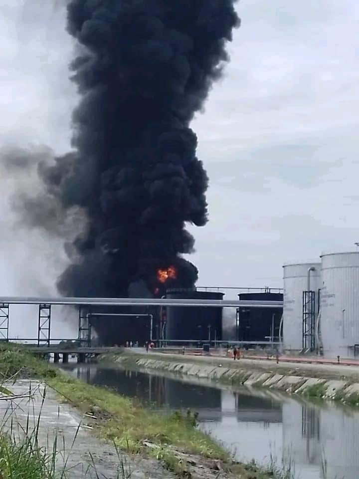 Dangote Refinery on fire