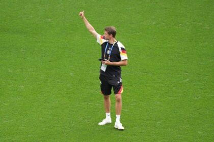 Thomas Müller retires