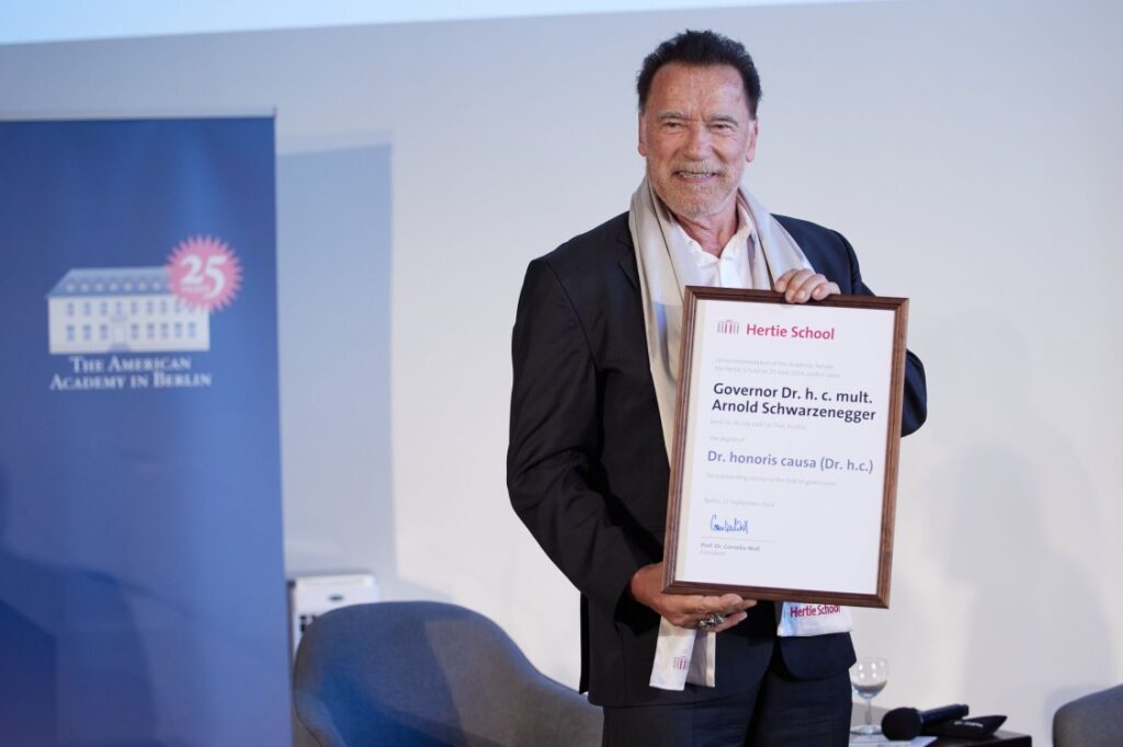 Arnold Schwarzenegger receives honorary doctorate at the Hertie Schoo