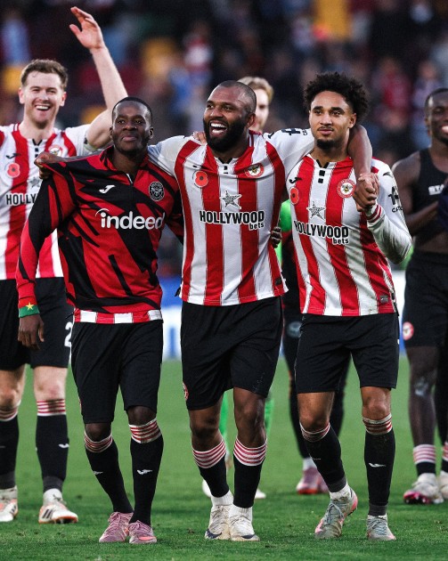 GTECH FORTRESS BEES STING MAGPIES!