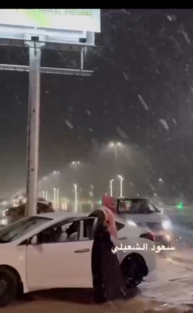 SAUDI SAND-SNOW! Desert Kingdom turns into Winter Wonderland as freak blizzards hit