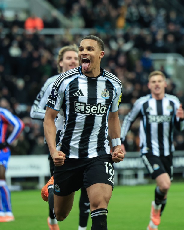 MAGPIES DEMOLISH PALACE AT ST JAMES’ PARK