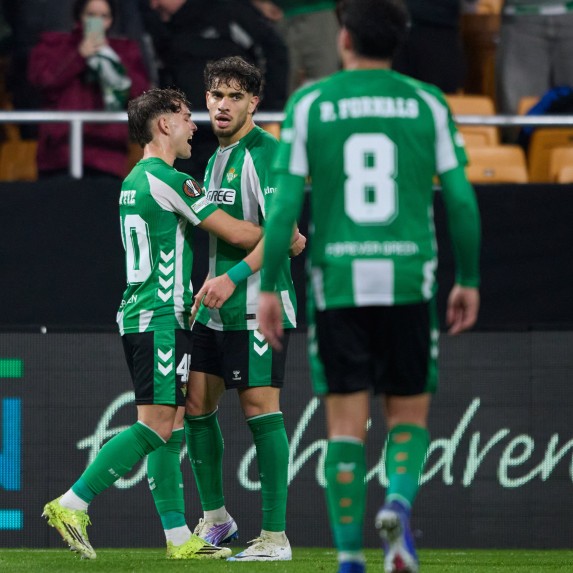 DOUBLE TROUBLE: Antony and Ezzalzouli Shine as Betis Edge Feyenoord in 2-1 Thriller