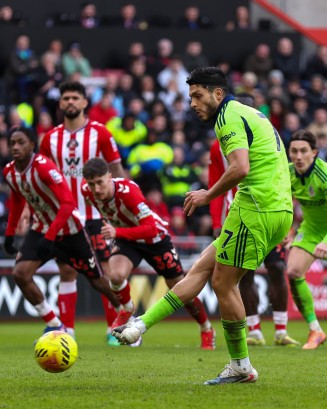 RAUL THE REaper! Jiménez Double Buries Black Cats as Iwobi Chops Down Sunderland