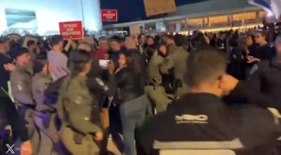 Concrete & Conscience: Brutal Police Crackdown Silences Tel Aviv Anti-War Vigil”