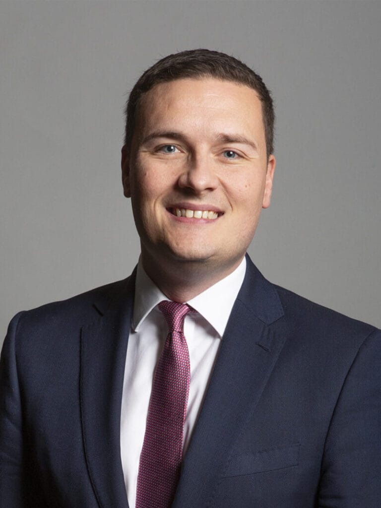 STREETING STICKS THE BOOT IN! ​Health Secretary Sensationally Quits as Starmer’s Leadership ‘Crumbles