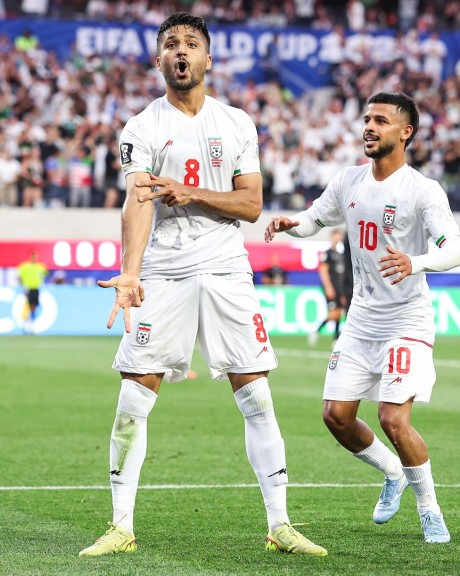LA CONFIDENTIAL: Protests and Piñata Defending as Iran and New Zealand Share Four-Goal Epic MAGIC IN MIAMI: GREEN FALCONS AND URUGUAY SHARE THE SPOILS IN THE FLORIDA SUN
