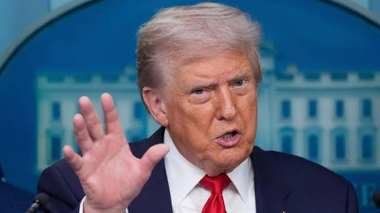 Trump Threatens New Strikes on Iran Even as He Pushes for Deal; Tehran Vows Resistance Trump Threatens New Strikes on Iran Even as He Pushes for Deal; Tehran Vows Resistance