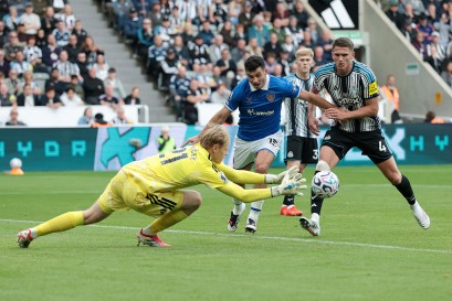 ST JAMES’ PARK BLITZ: Harvey Barnes Masterclass Guides Newcastle Past Resilient Hull City